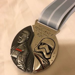 2019 RunDisney Star Wars Rival Run 5k Medal